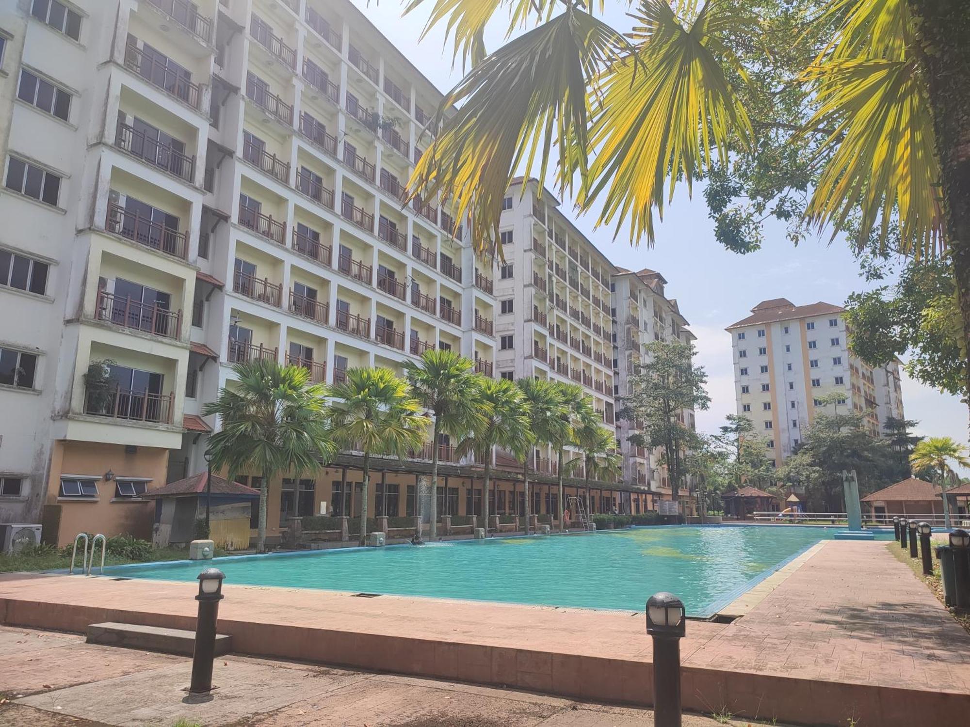 Sofea Inn Bukit Merah - Suria A7733 Kampong Selemat Экстерьер фото