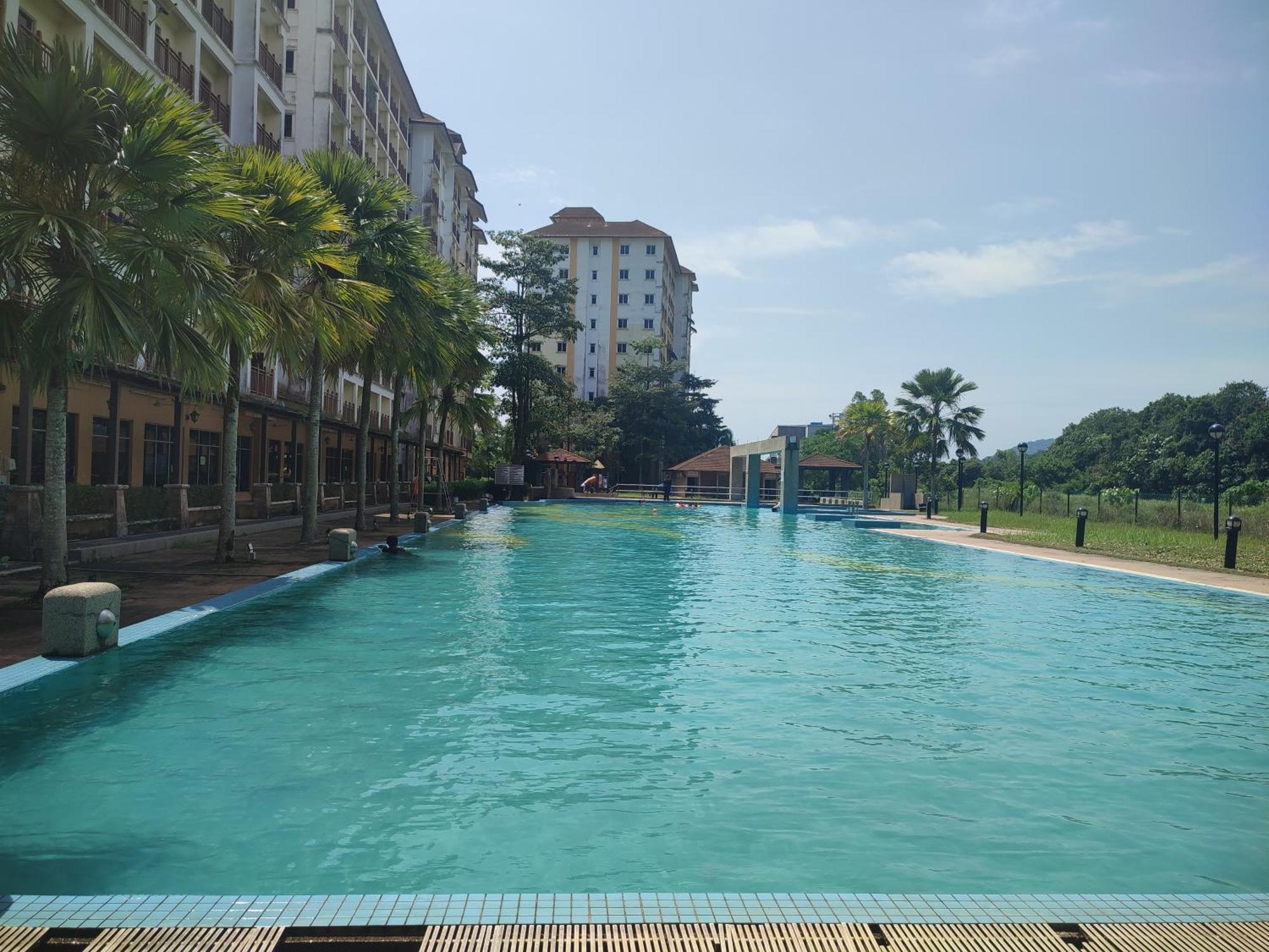 Sofea Inn Bukit Merah - Suria A7733 Kampong Selemat Экстерьер фото