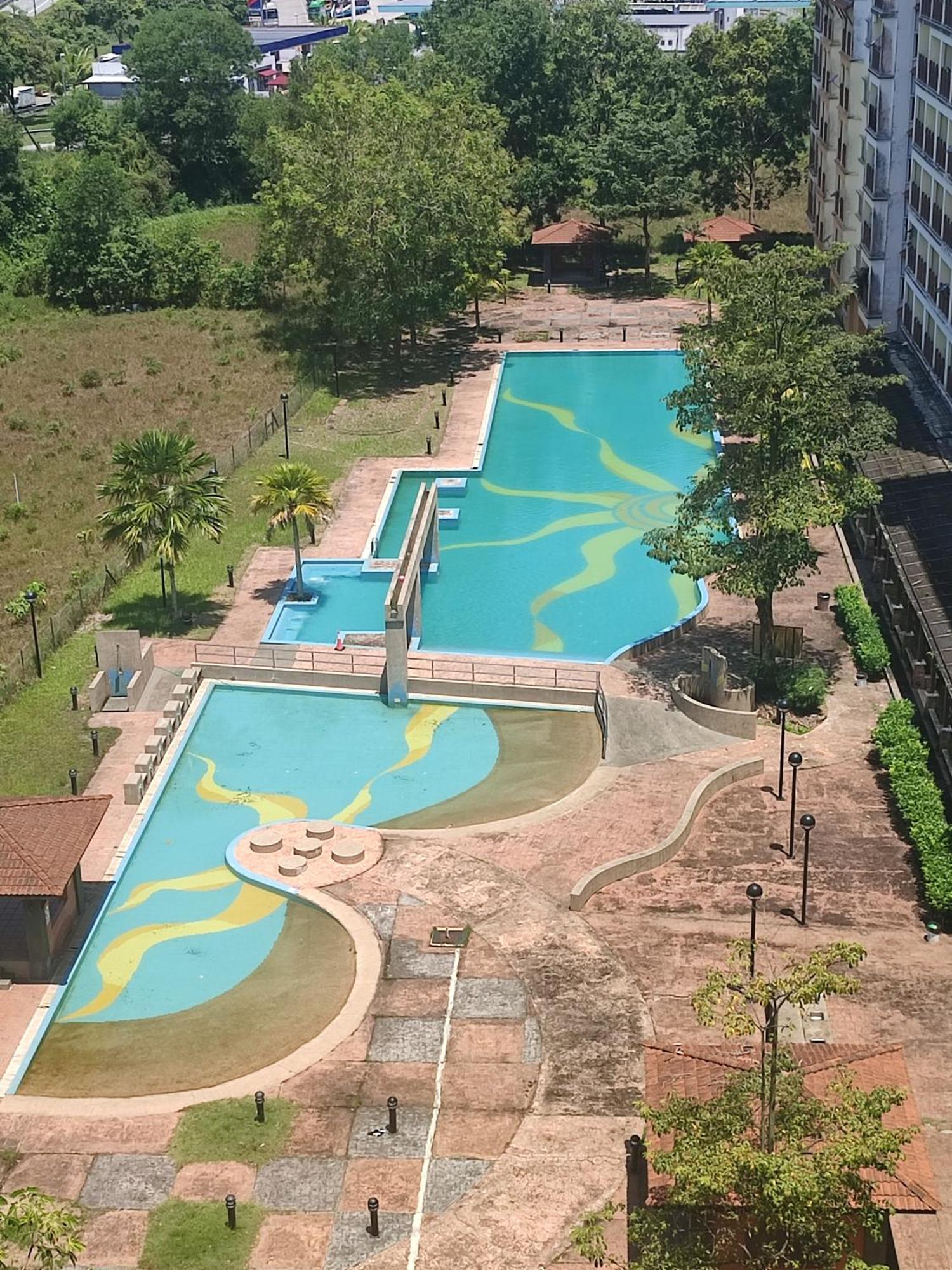 Sofea Inn Bukit Merah - Suria A7733 Kampong Selemat Экстерьер фото